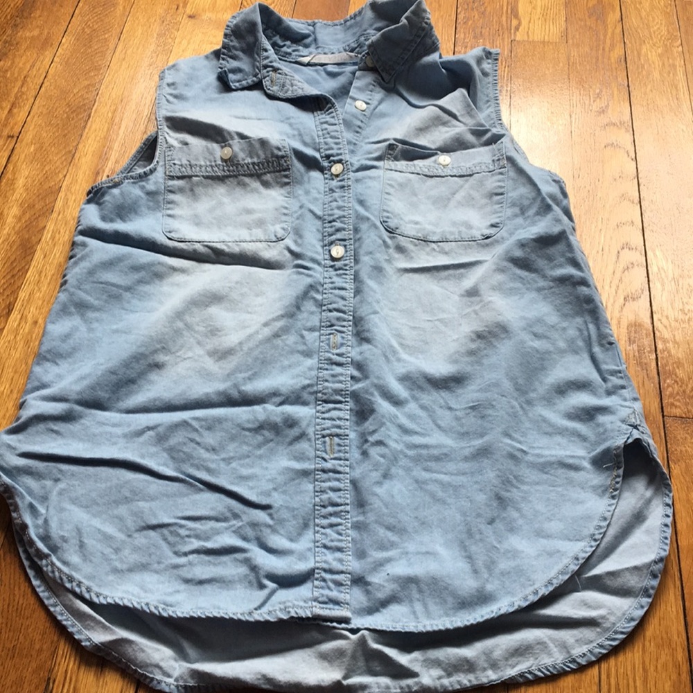 Demin sleeveless button down shirt